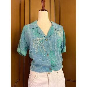 Short sleeves shirt with pearl embroideries, size S